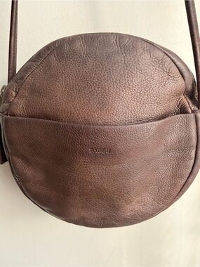 BAGGU Brown Round Leather Crossbody Messenger